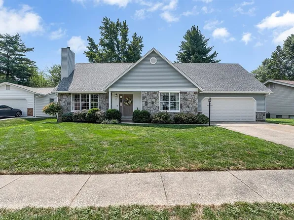21 Graystone Ct, Saint Charles, MO 63303