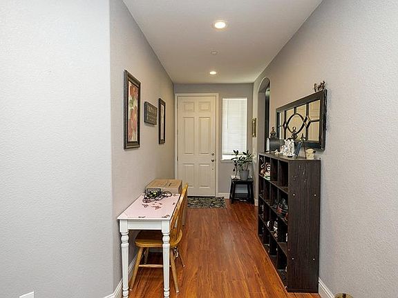 5th image of 1069 Golden Leaf Dr