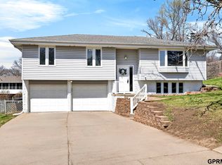 11668 Sunburst St, Omaha, NE 68164