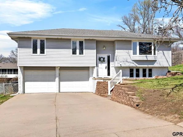 11668 Sunburst St, Omaha, NE 68164