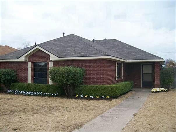 1st image of 704 Meadow Ln