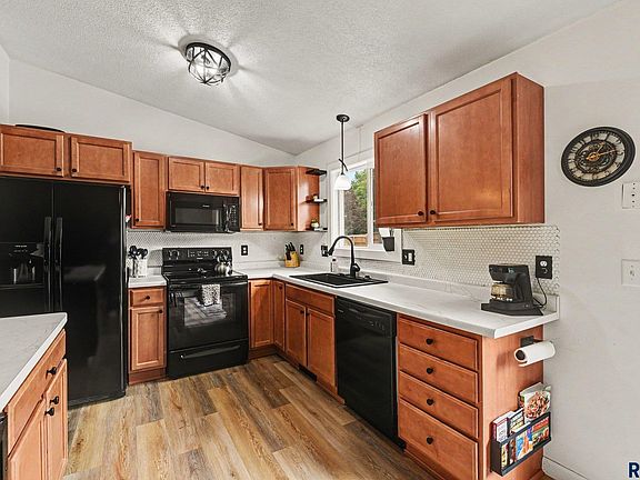4th image of 2504 S Groveland Ave Avenue
