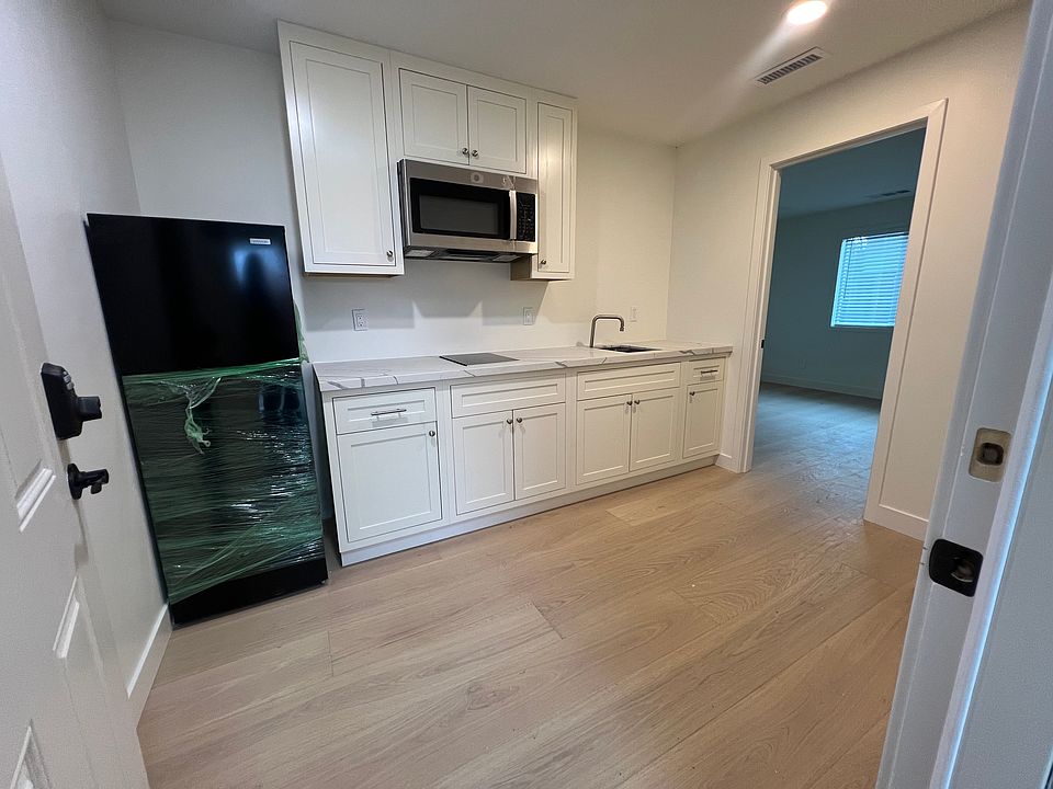 1st image of 527 Leigh Ave