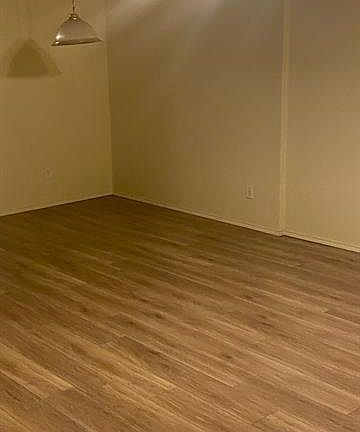 2nd image of 3924 Pickett Pl