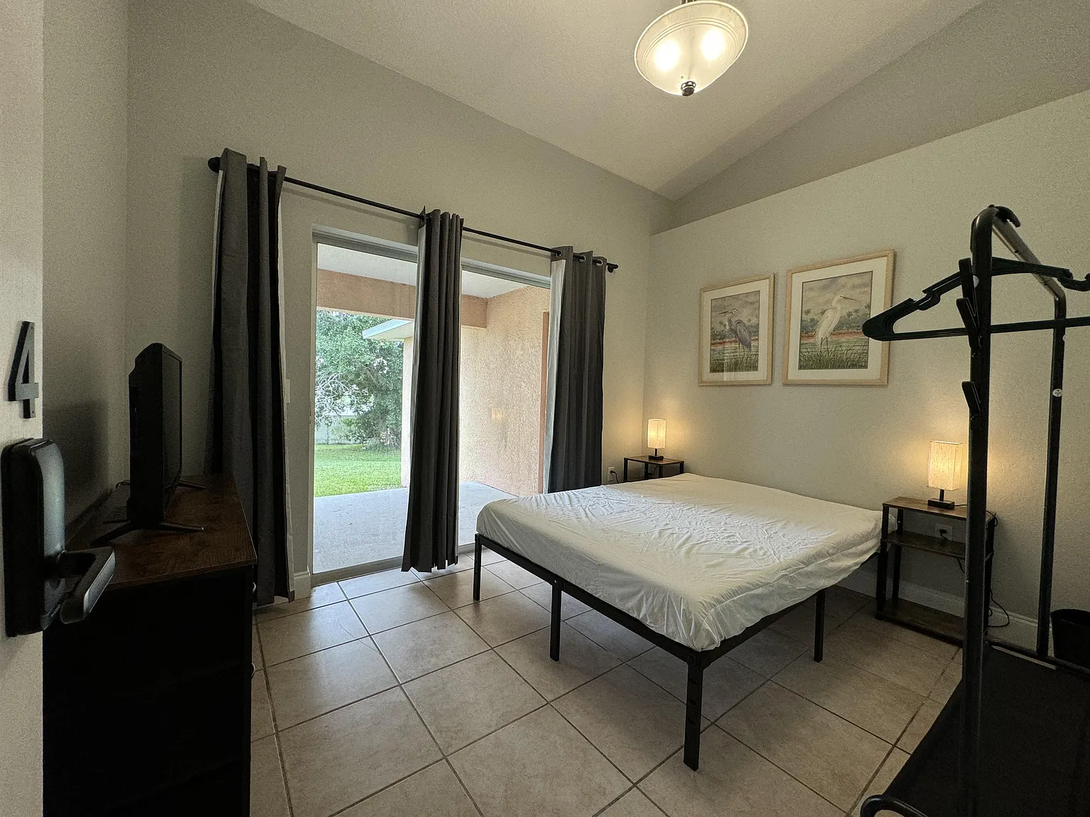 4 bed, 2.5 bath, 2450 sqft, $715 — Photo 3