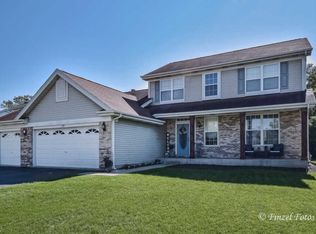 390 Willow Rd, Lakemoor, IL 60051