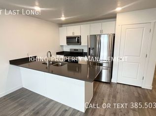 1136 E Trident Dr, Lehi, UT 84043