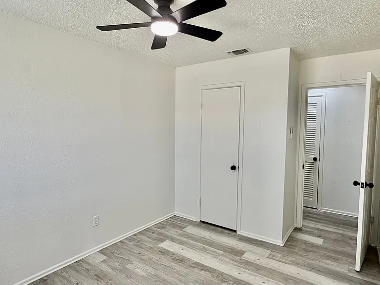 4615 Grinnell St #106 — Photo 21