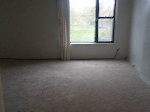 4th image of 5812 S King Dr #1