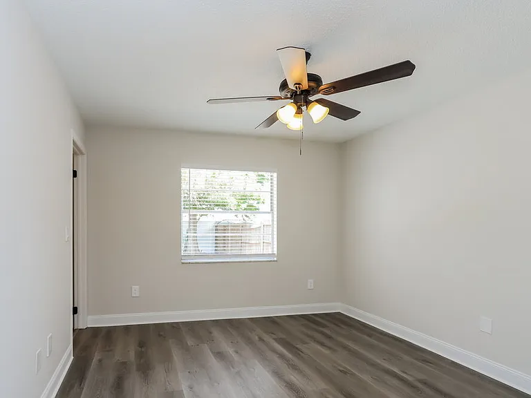 1038 Bridlewood Way — Photo 9