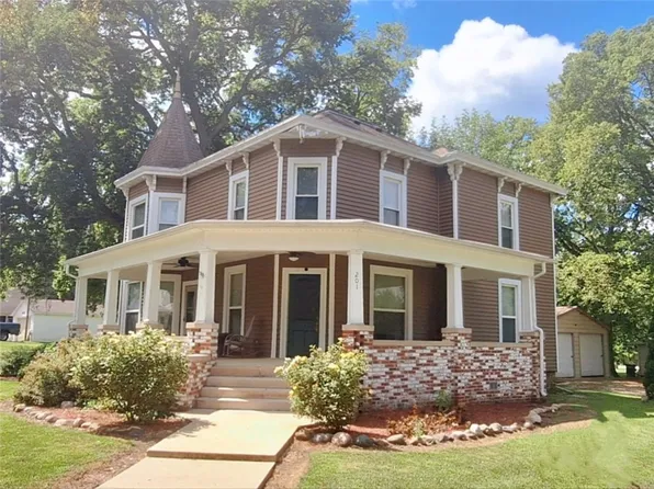 201 Park Pl, Rossville, IL 60963