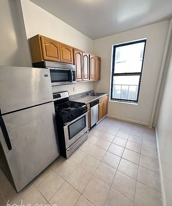 2nd image of 408 W 130th St #41D