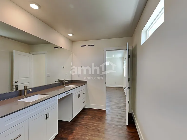 9415 Wabash St — Photo 10