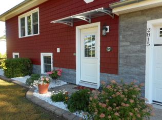 2815 Maple Ln, Benton Harbor, MI 49022