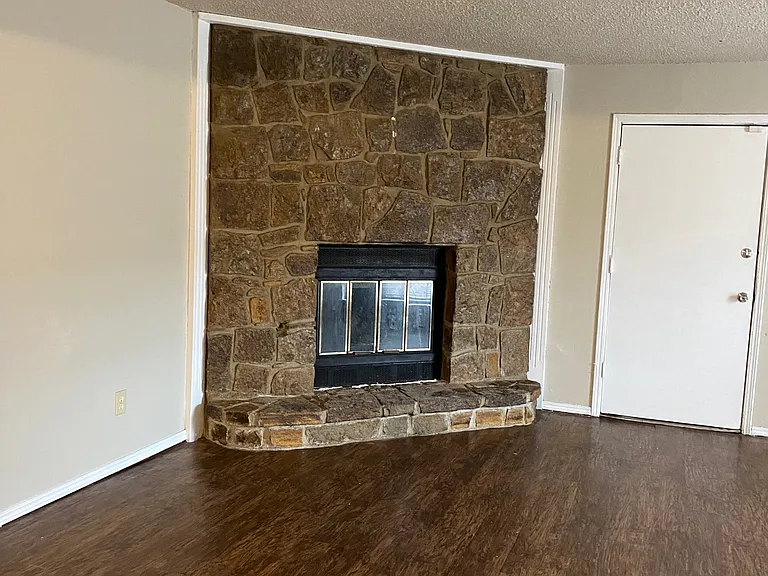 12602 Abbotts Way — Photo 4