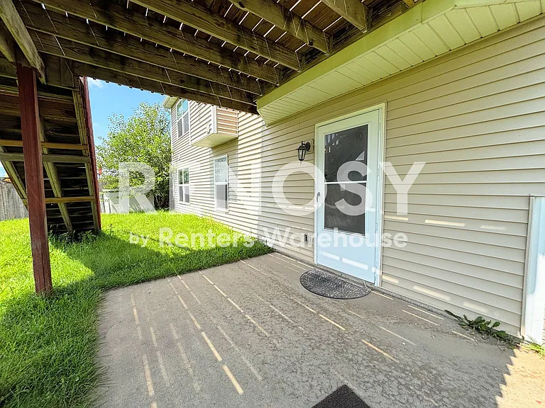 8228 Dakota Dr — Photo 14
