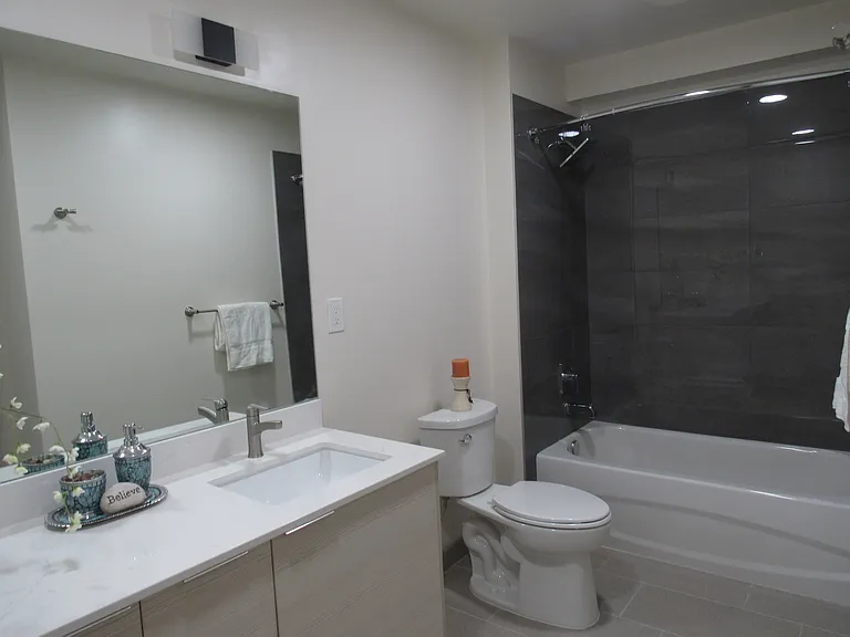 9040 NE Juanita Dr #101 — Photo 6