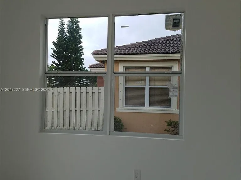 10926 SW 236th Ter #10926 — Photo 12
