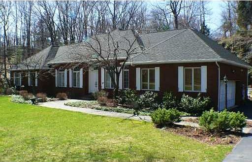 1st image of 213 Stonywood Dr