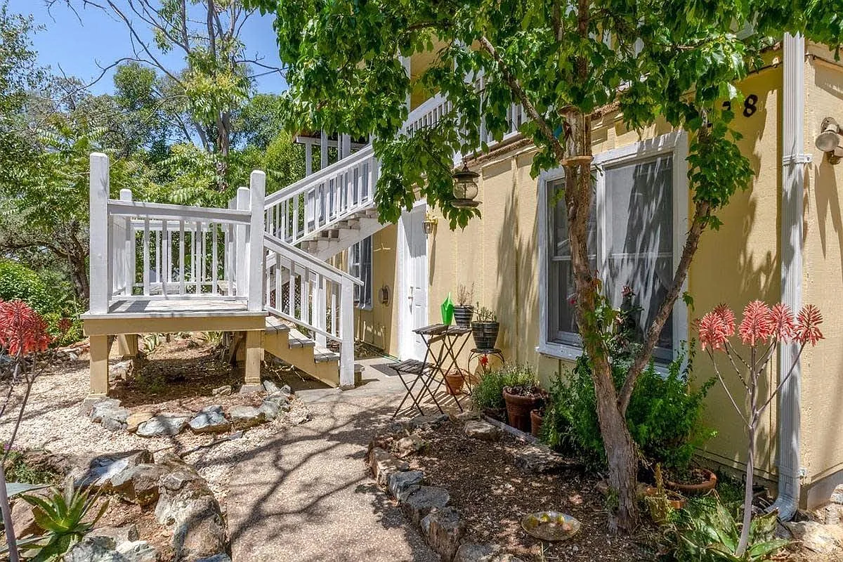 1 bed, 800 sqft, $1,600 — Photo 2