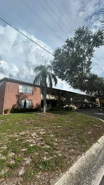 1 bed, 1.0 bath, 640 sqft, $1,390 — Photo 2