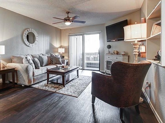 2x2 Living room