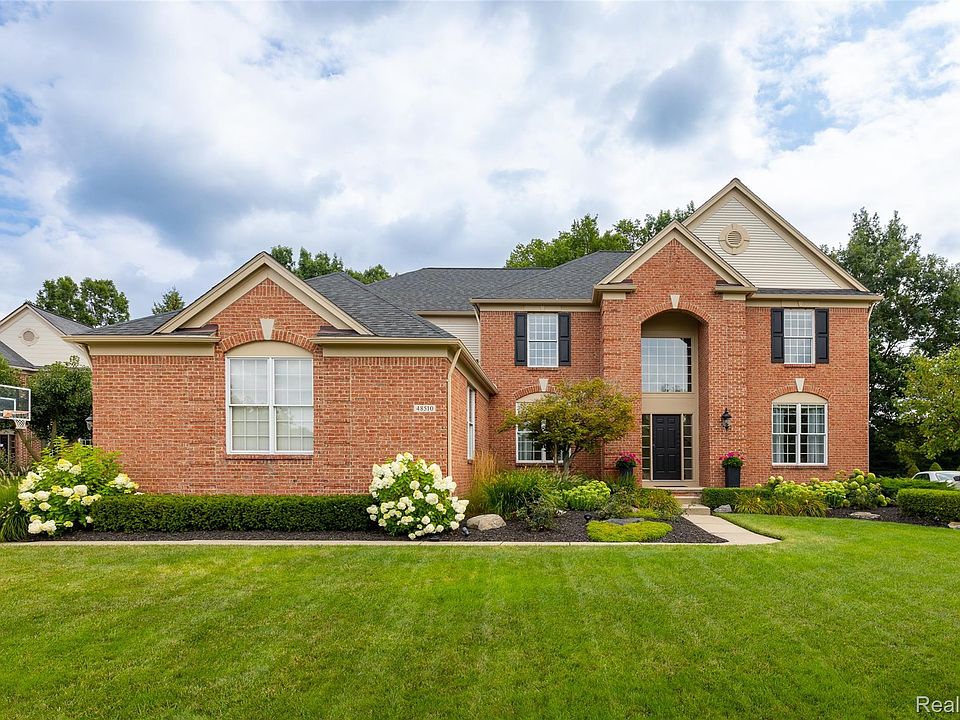 1st image of 48510 Manhattan Cir
