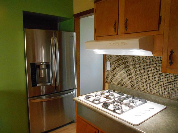 5th image of 904 Woodbine Way