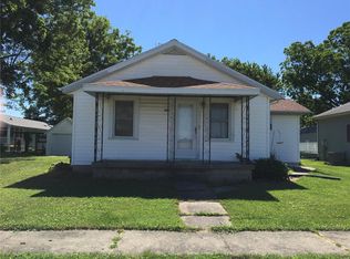 270 N Main St, Hoyleton, IL 62803