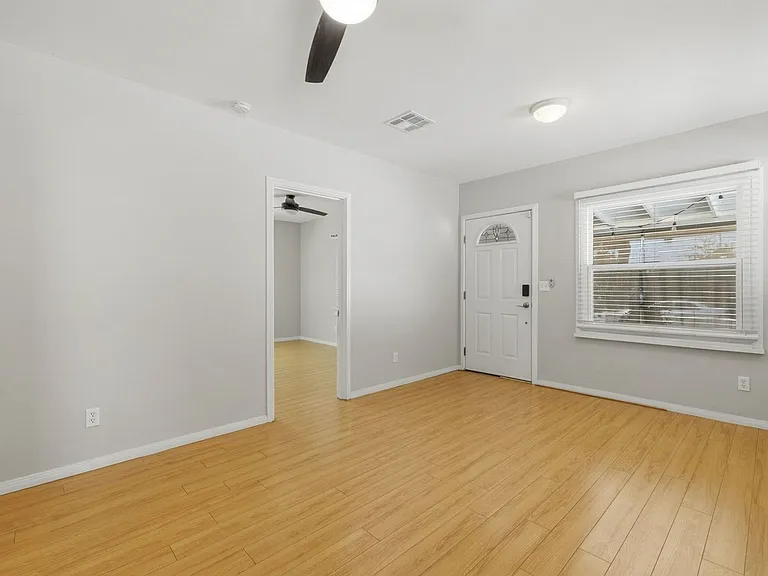 10412 Eldora Ave — Photo 8
