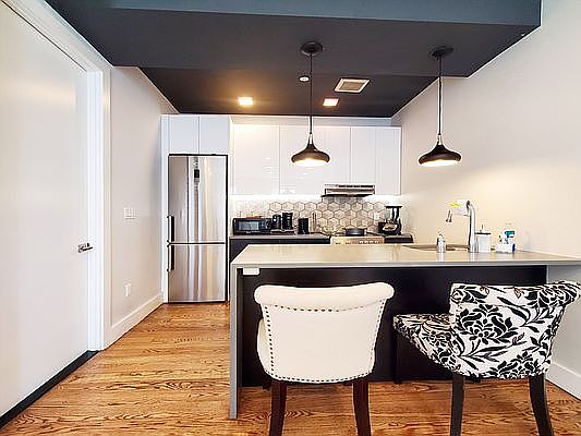 4th image of 2733 Snyder Ave #2B
