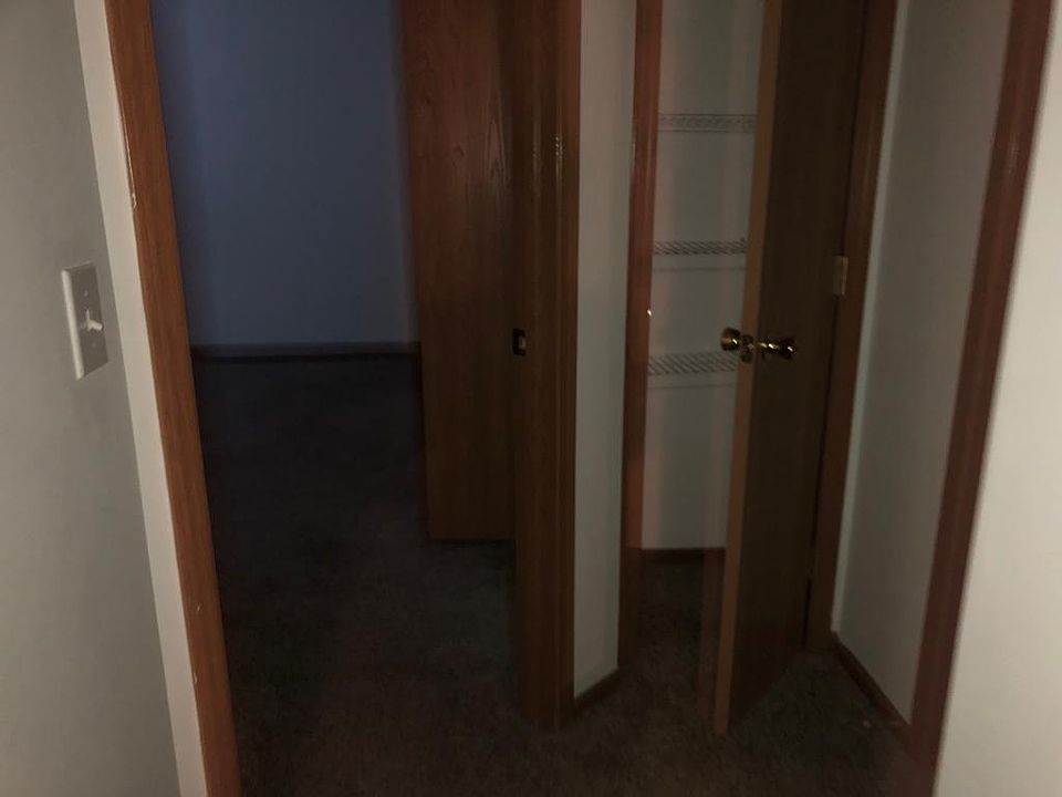 1st image of 4039 Peakwood Dr