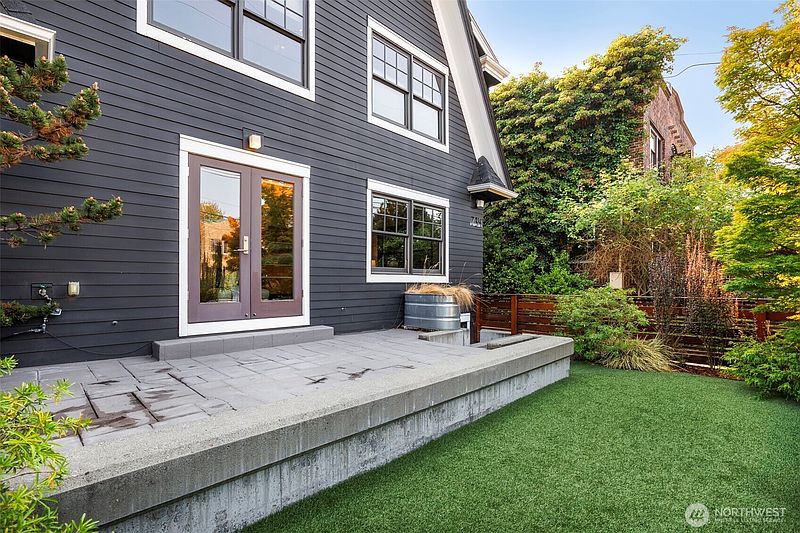 3rd image of 734 10th Avenue E