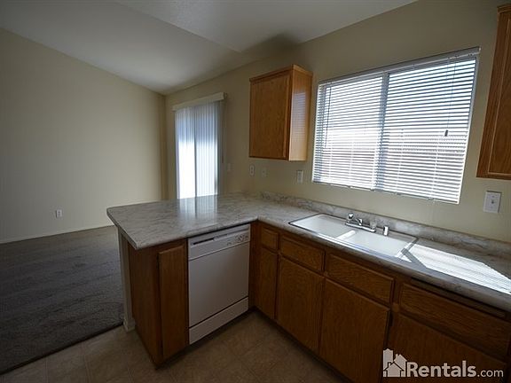 5th image of 3832 Red Bluff Ln