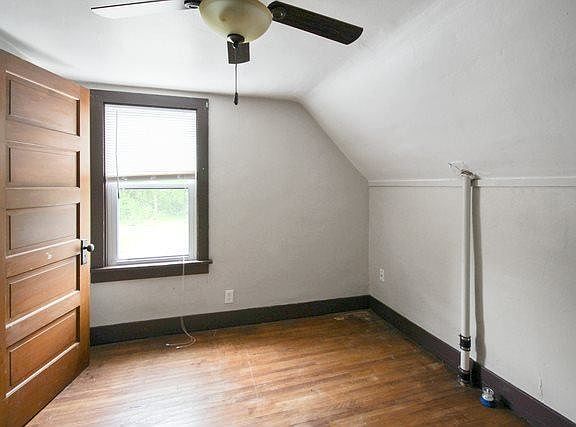 5th image of 5520 Claremont St