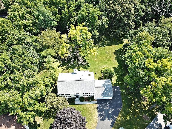 2nd image of 808 Windcrest Ct