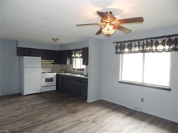 5th image of 567 W Shore Blvd