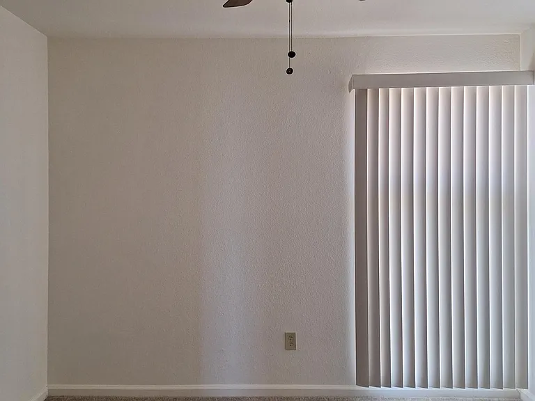 4737 Pocahontas Ave — Photo 10