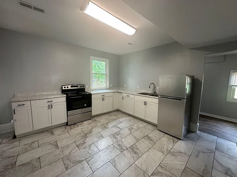 1222 Salem Ave SW #B — Photo 8