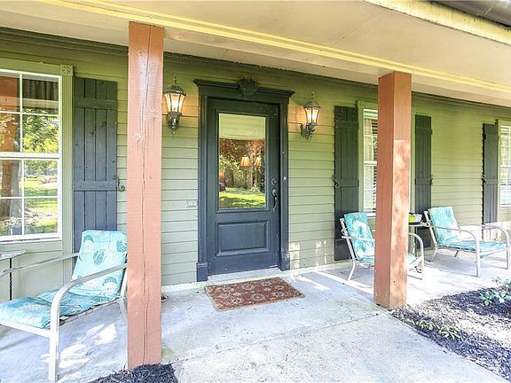 3rd image of 1004 Tanglewood Dr