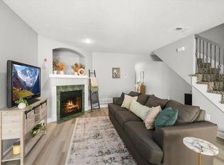 904 SW Peach Tree Ln, Lees Summit, MO 64064
