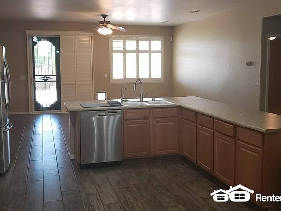 4th image of 7309 S 74th Ln