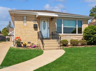 8636 N Ozark Ave, Niles, IL 60714