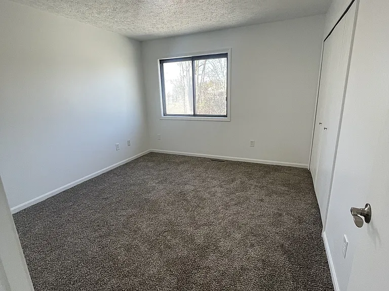 2158 Regency Dr — Photo 12
