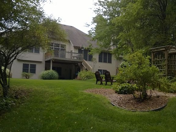 2nd image of 33101 Lake Forest Ct