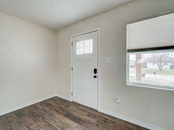 3rd image of 4809 NW Lindy Ave