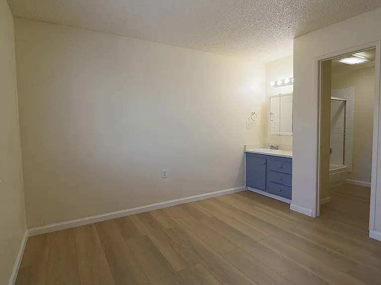 3635 Kindred Ave — Photo 10