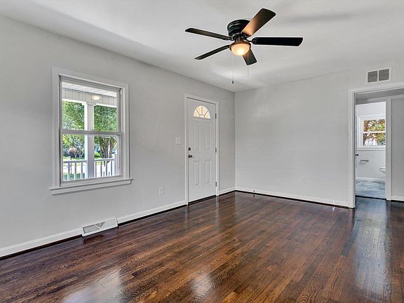 5th image of 23 Lake Ave