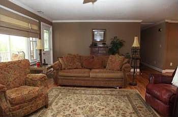 3rd image of 1060 Wyatt Ln