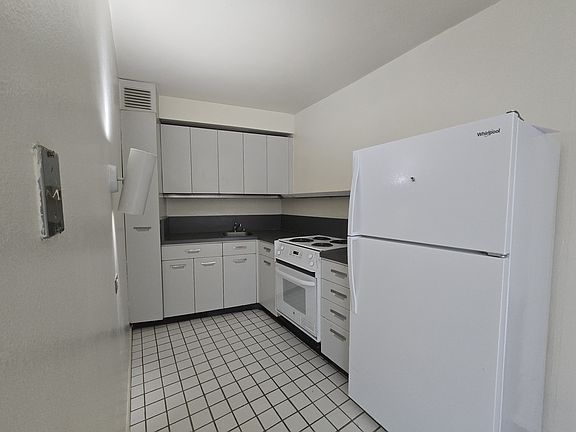 3rd image of 300 N State St APT 2626